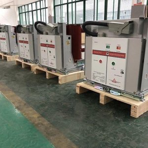 Vacuum Circuit Breaker (VCB)