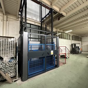 Hydraulic Goods Lifts
