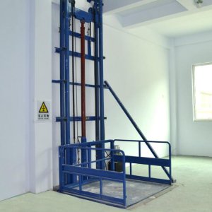Hydraulic Goods Lifts
