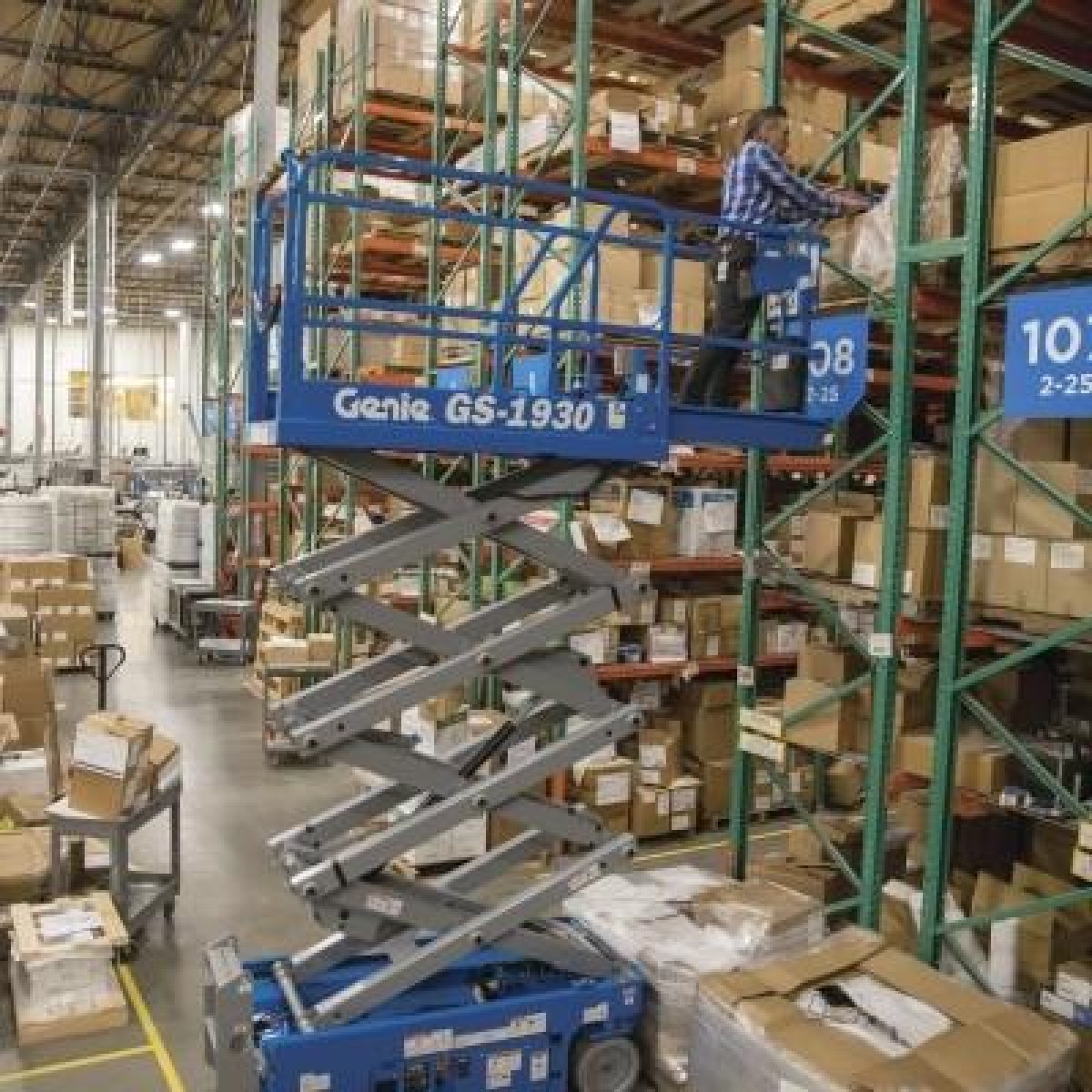 Electric scissor lifts