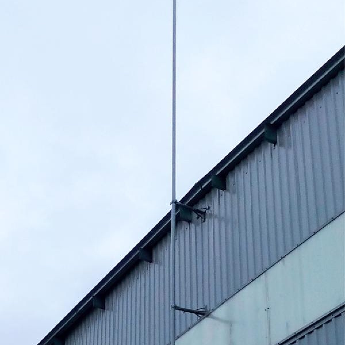 Mast-type air terminals