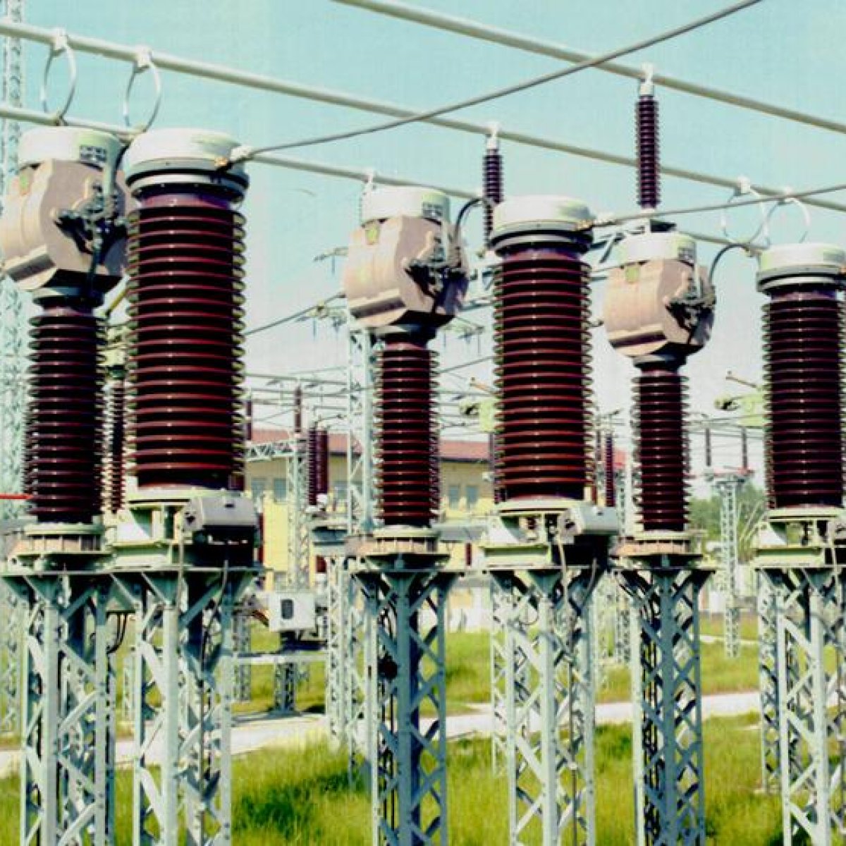 Current Transformers (CT) and Voltage Transformers (VT/PT)