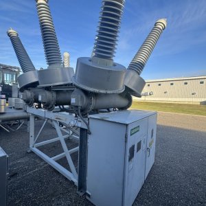 High Voltage Circuit Breaker