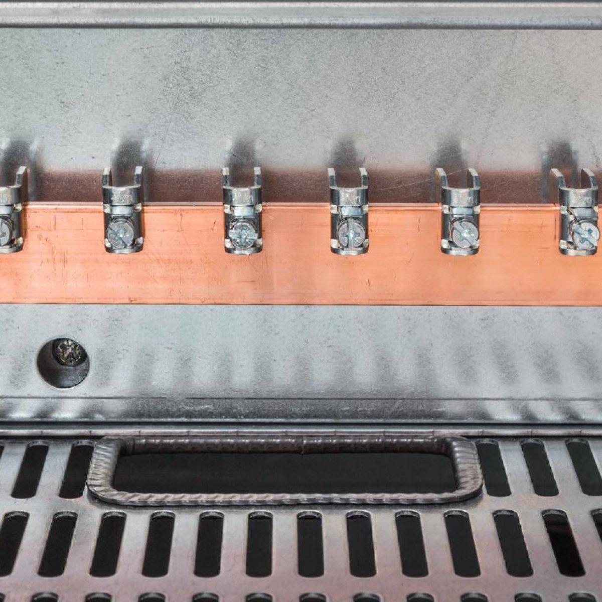 Grounding Busbar