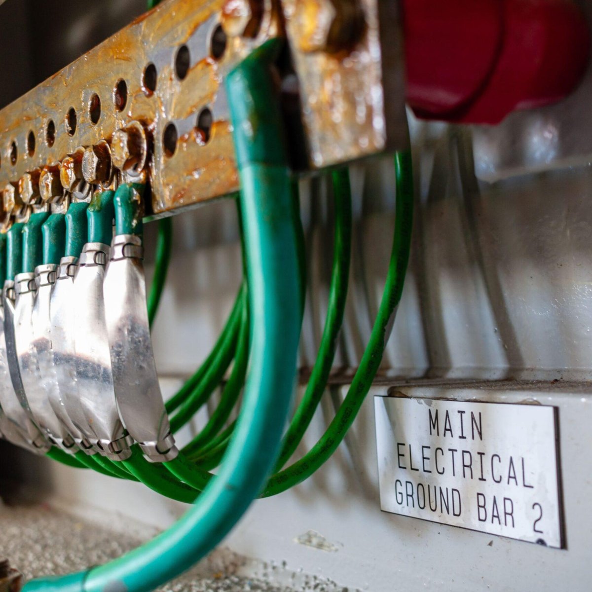 Grounding Busbar