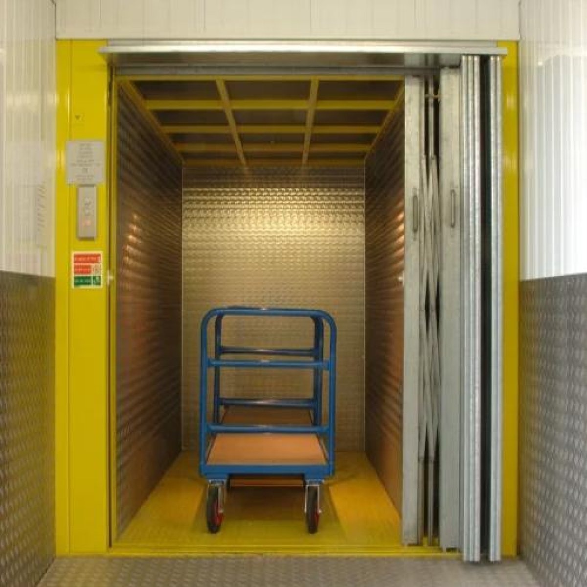 Warehouse Goods Lift
