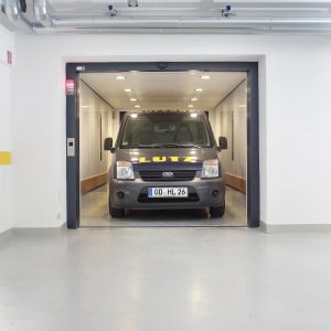 Vehicle Freight Elevator