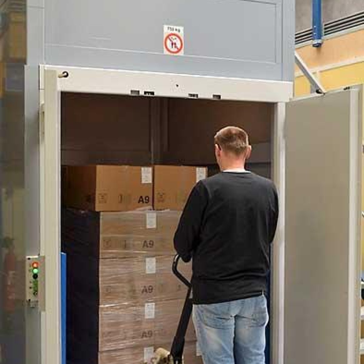 Pallet Goods Lift