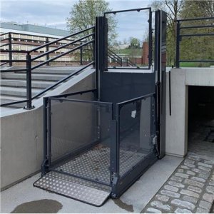 Outdoor Platform Wheelchair Lift