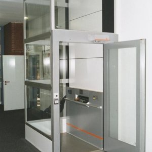 Enclosed Platform Wheelchair Lift