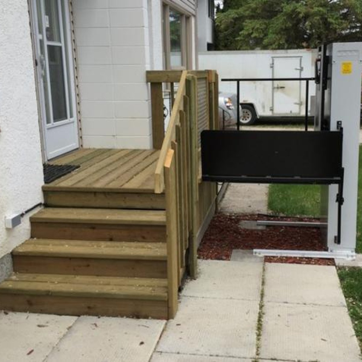Low-Rise Platform Wheelchair Lift
