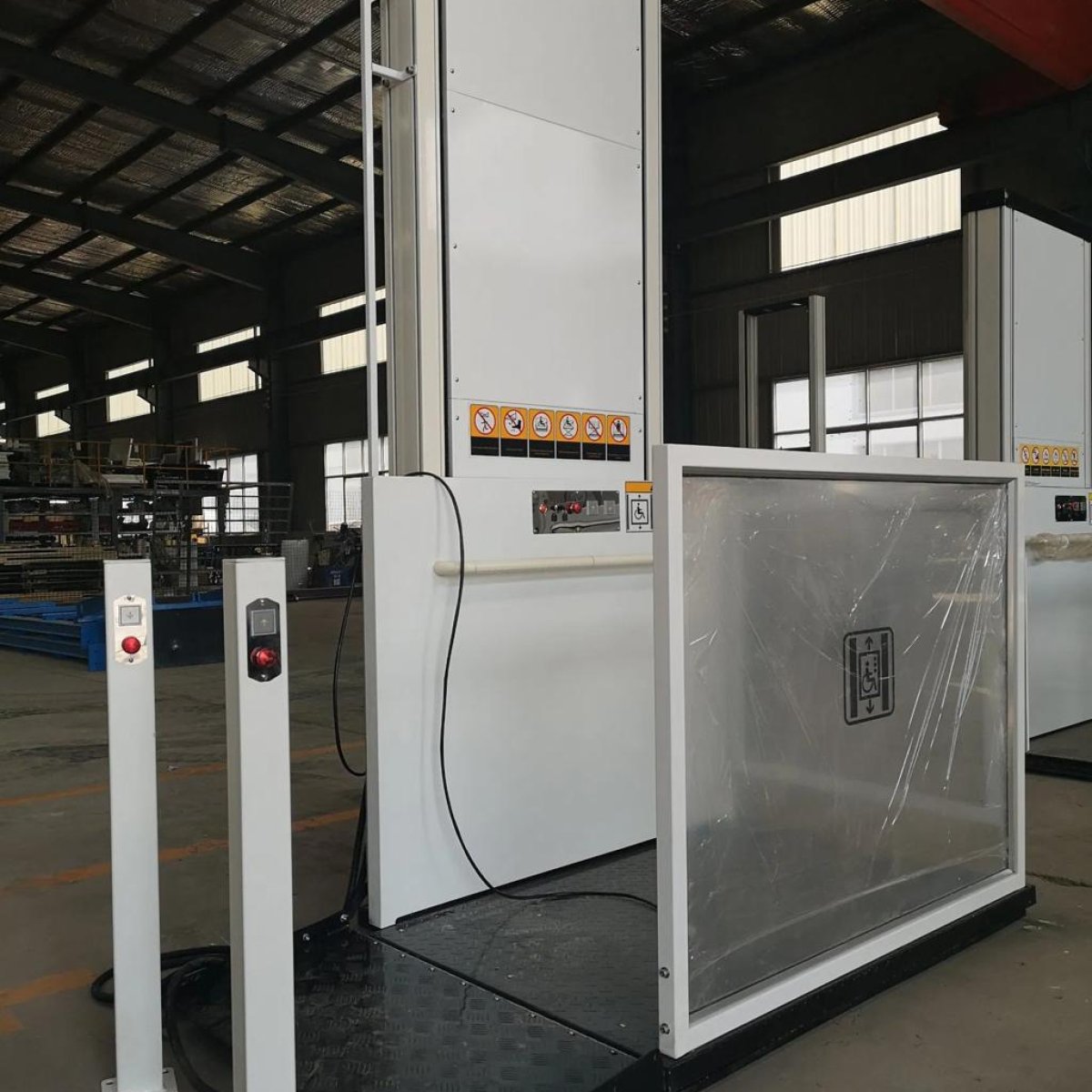 Heavy-Duty Platform Wheelchair Lift