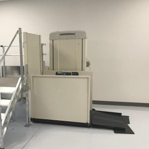 Heavy-Duty Platform Wheelchair Lift