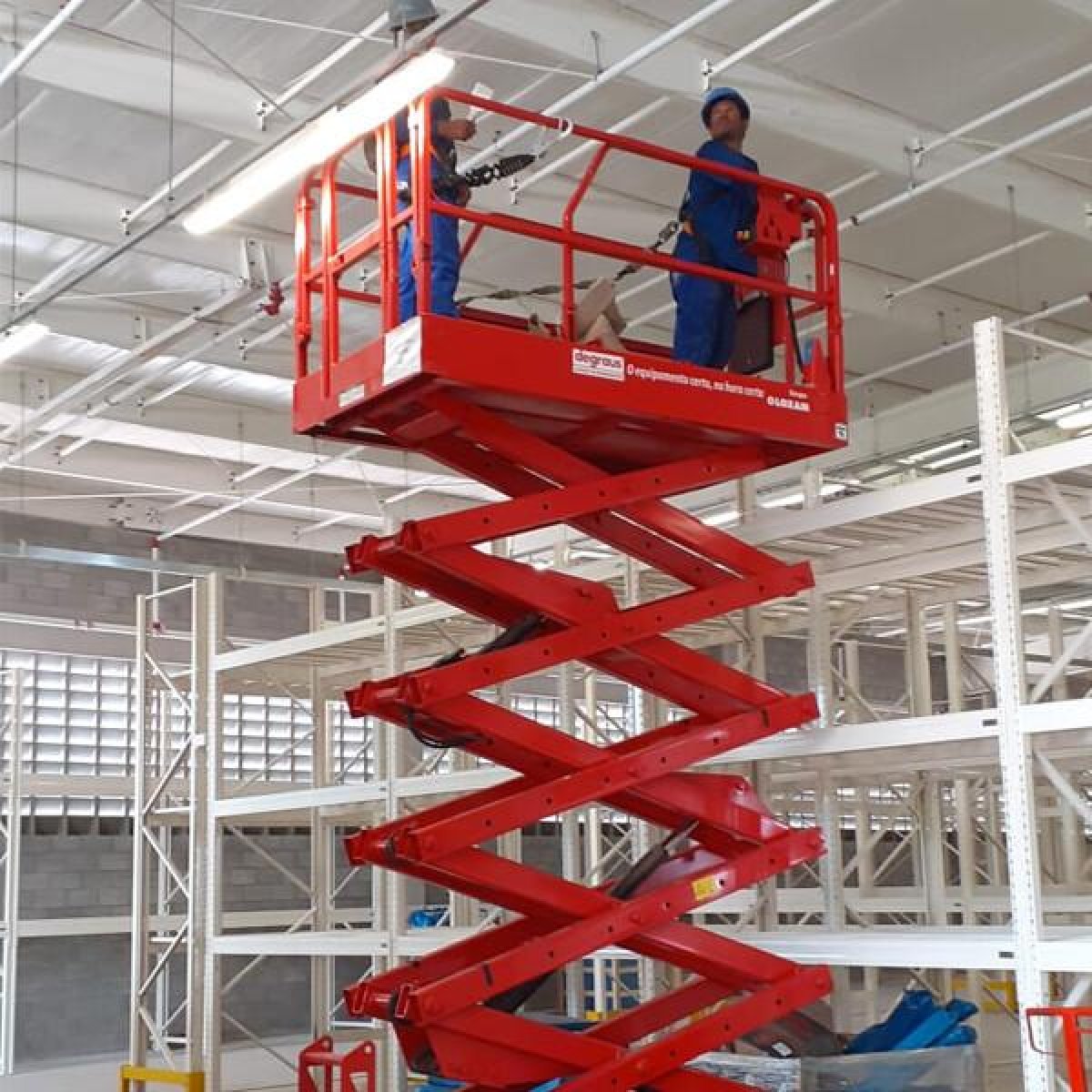 Self-Propelled Scissor Lift
