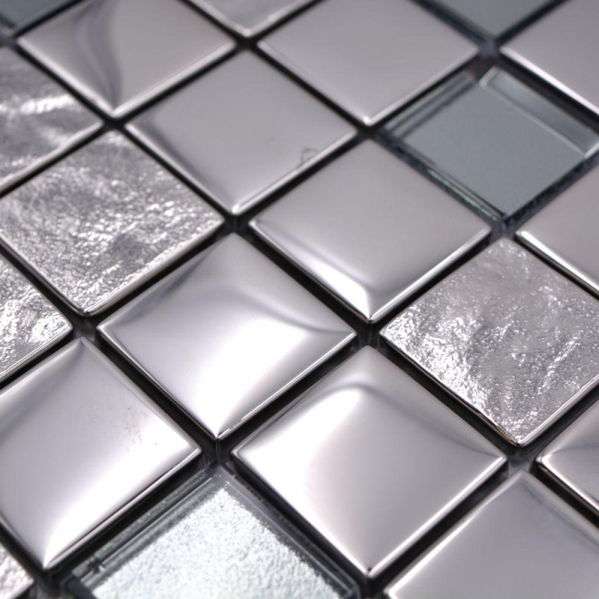 Decorative glass tiles