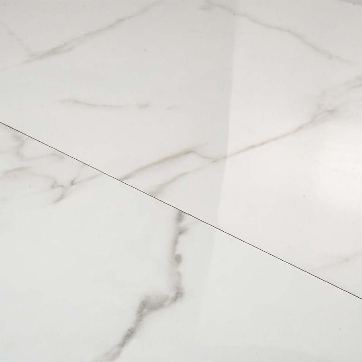 Marble-look porcelain tiles