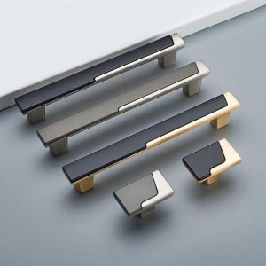 Cabinet Handles & Knobs