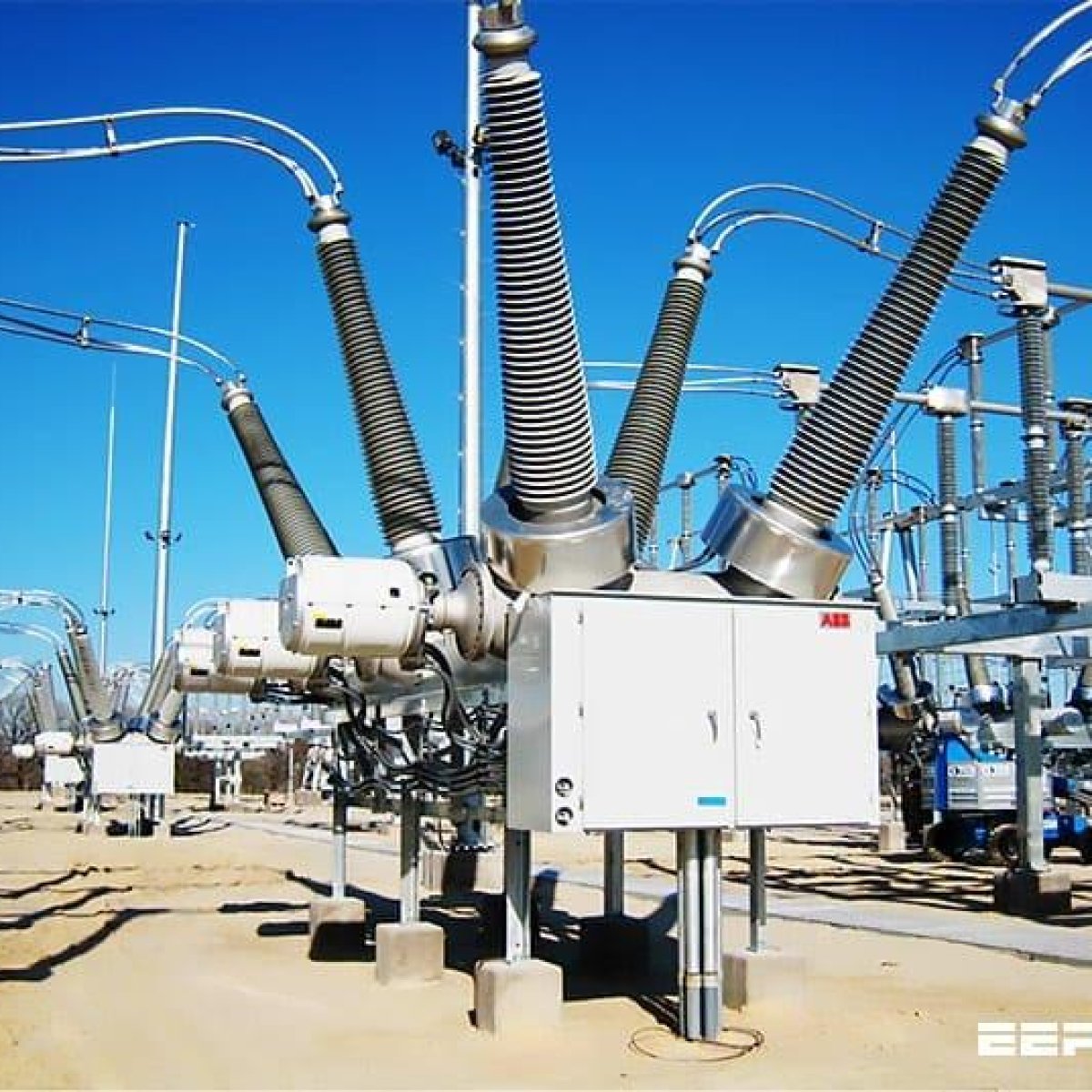High Voltage Circuit Breaker