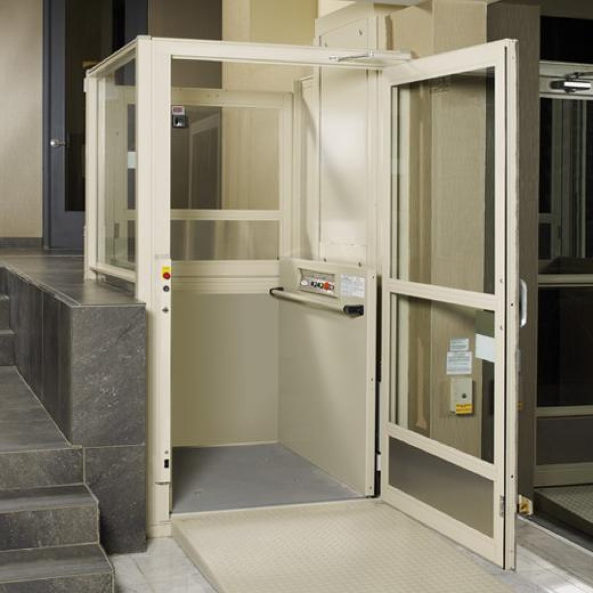Enclosed Platform Wheelchair Lift